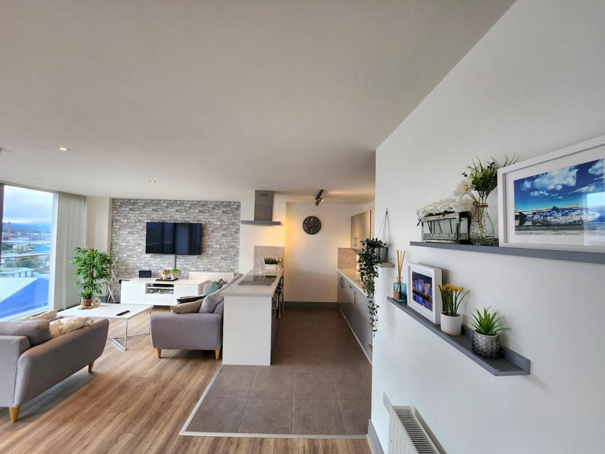 벨파스트 Pass The Keys Stunning Penthouse With Balcony Sunset Views 아파트 외부 사진